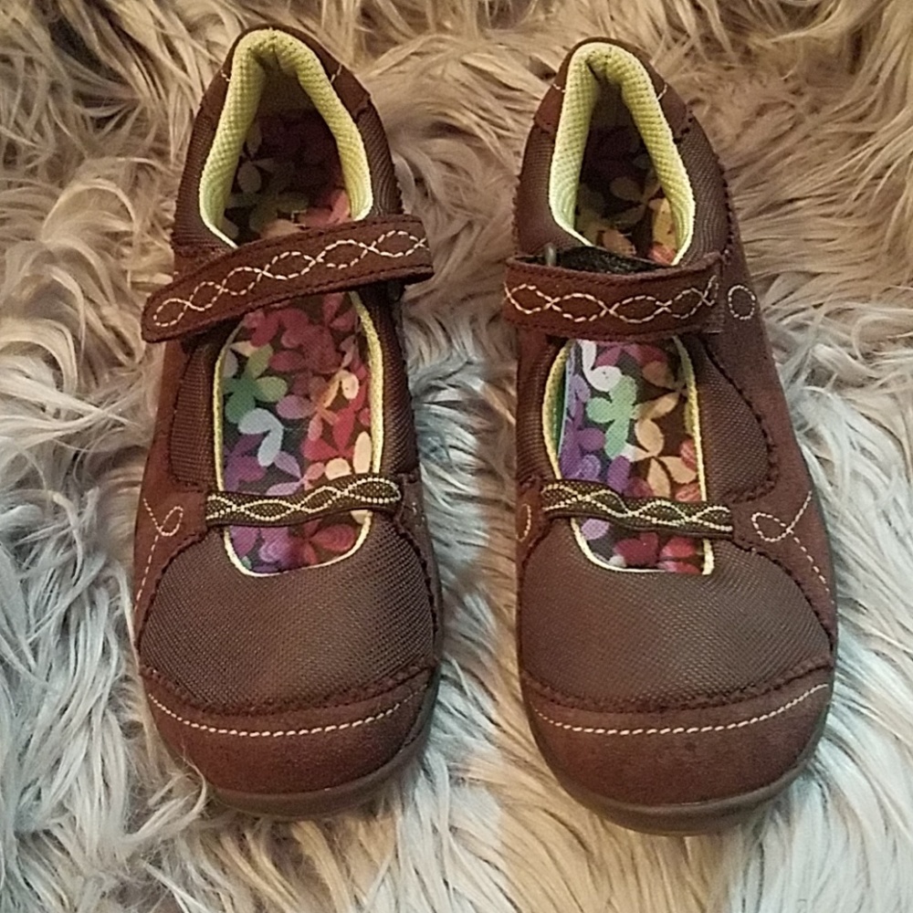 L.L. Bean girls shoes